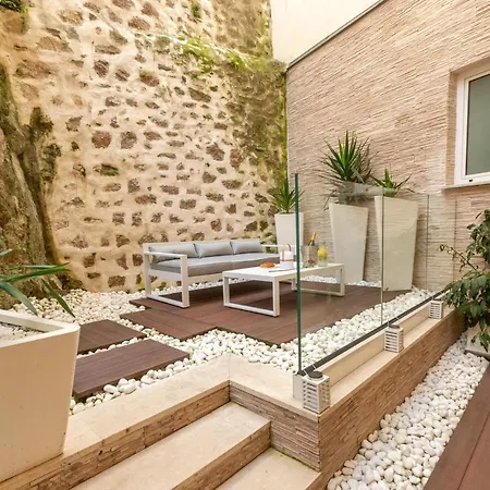 Traverse Des Artistes Hotel 3*