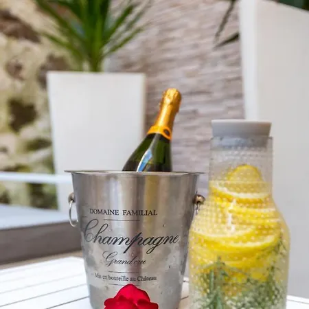 Traverse Des Artistes 酒店 3*