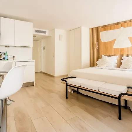 Traverse Des Artistes Hotel 4*