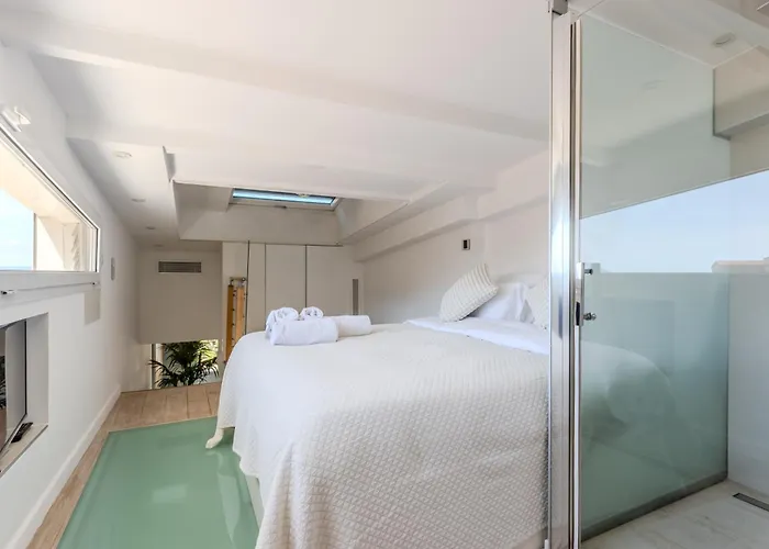 Traverse Des Artistes Hotel