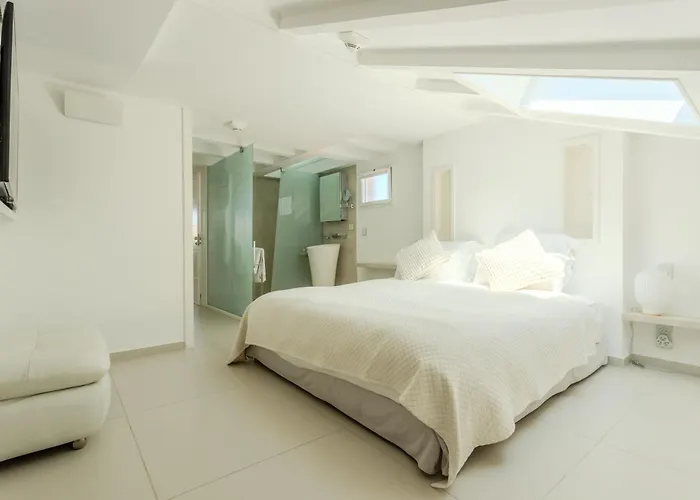 Traverse Des Artistes Hotel 3*