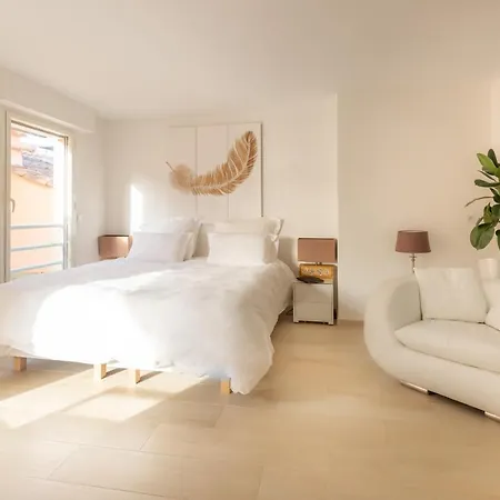 Traverse Des Artistes Hotel