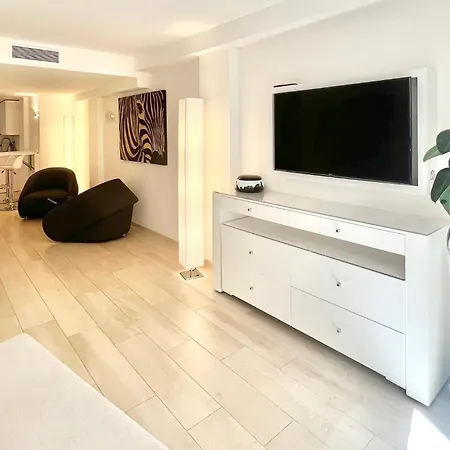 Hotel Traverse Des Artistes 3*