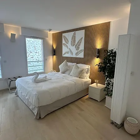 Traverse Des Artistes Hotel