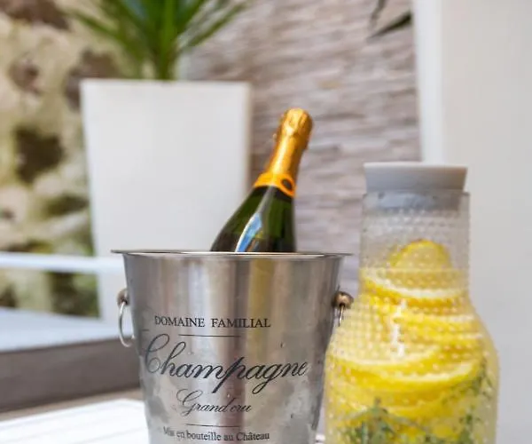 Traverse Des Artistes ホテル 3*