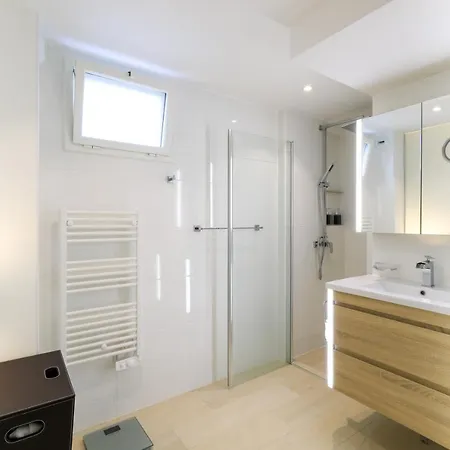 Отель Traverse Des Artistes